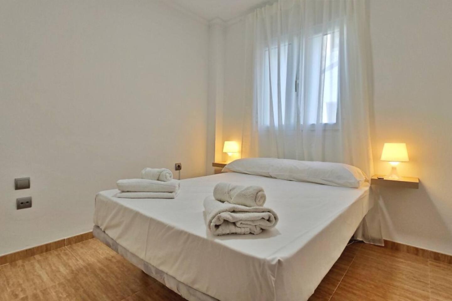 Apartamento Paseo Larios ตอร์เรเดลมาร์ ภายนอก รูปภาพ