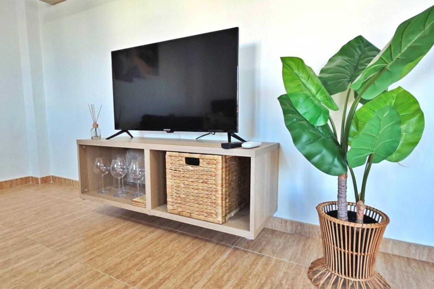 Apartamento Paseo Larios ตอร์เรเดลมาร์ ภายนอก รูปภาพ