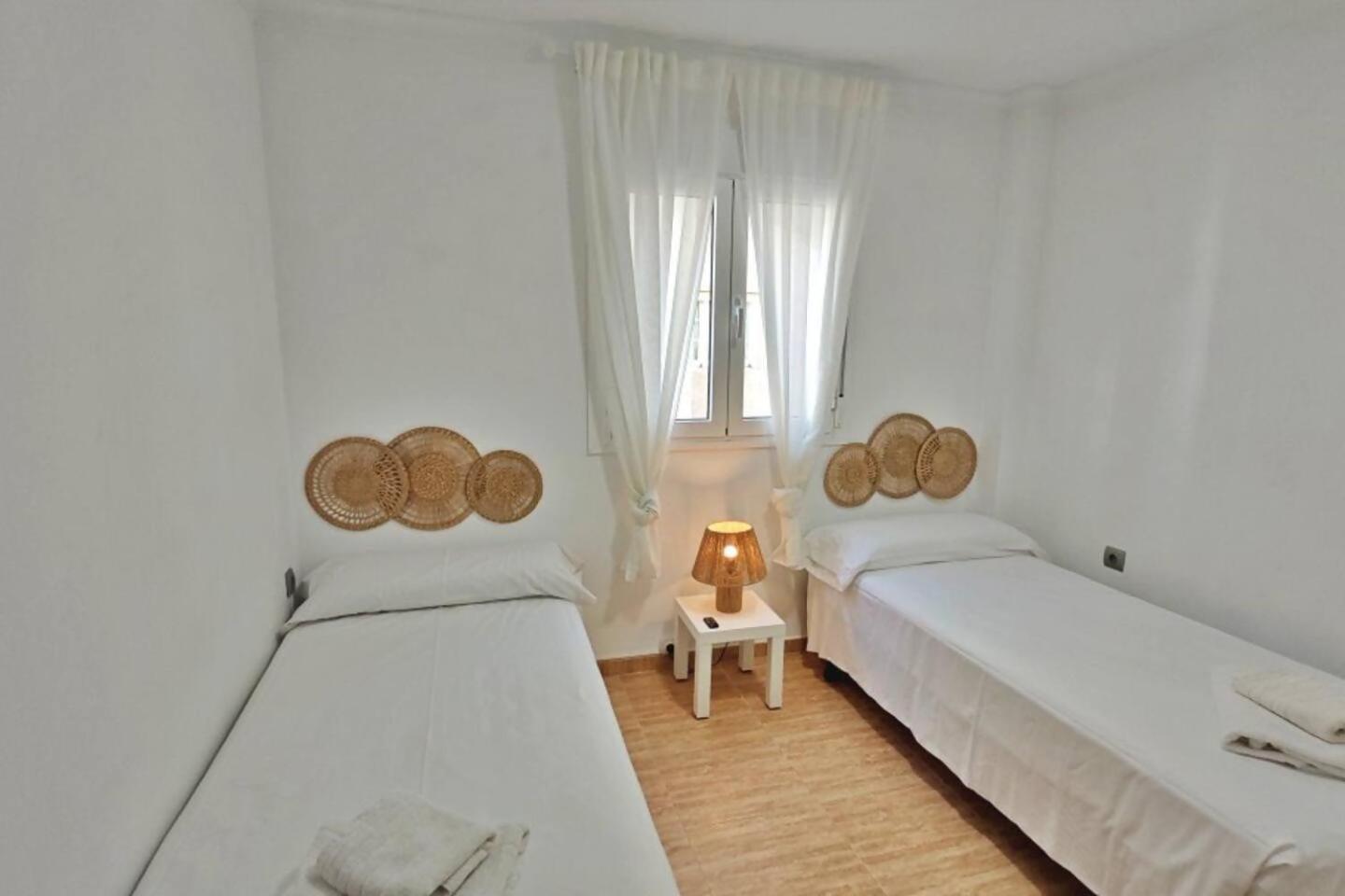 Apartamento Paseo Larios ตอร์เรเดลมาร์ ภายนอก รูปภาพ